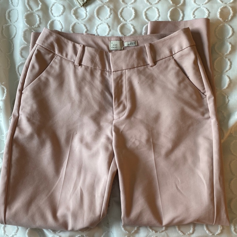 Light pink ankle pant